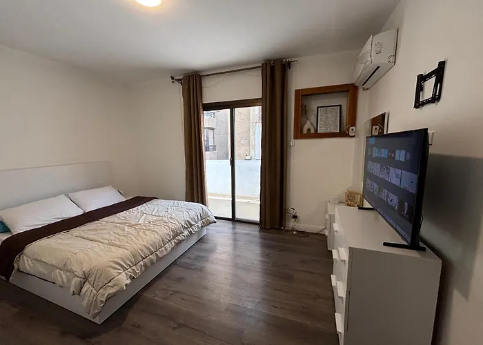 Cozy 2Br City Centered Apartment