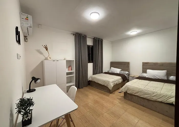 Cozy 2Br City Centered Apartment
