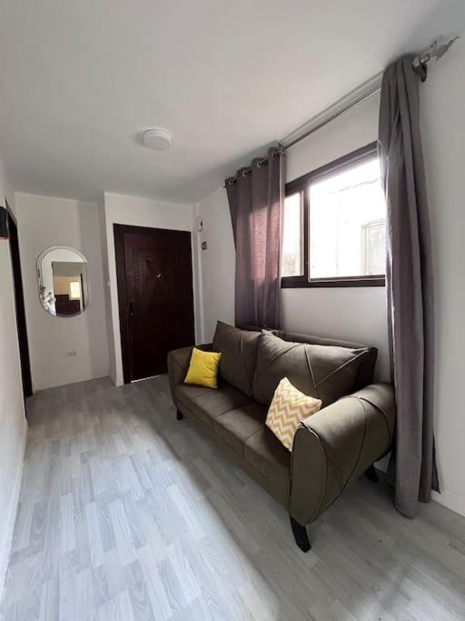 Cozy 2br Centered *